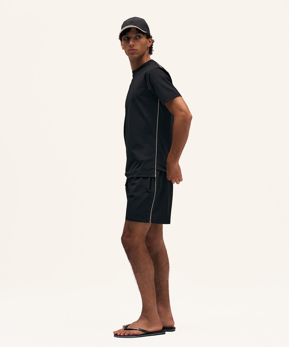 Travel T-Shirt Piped | Black