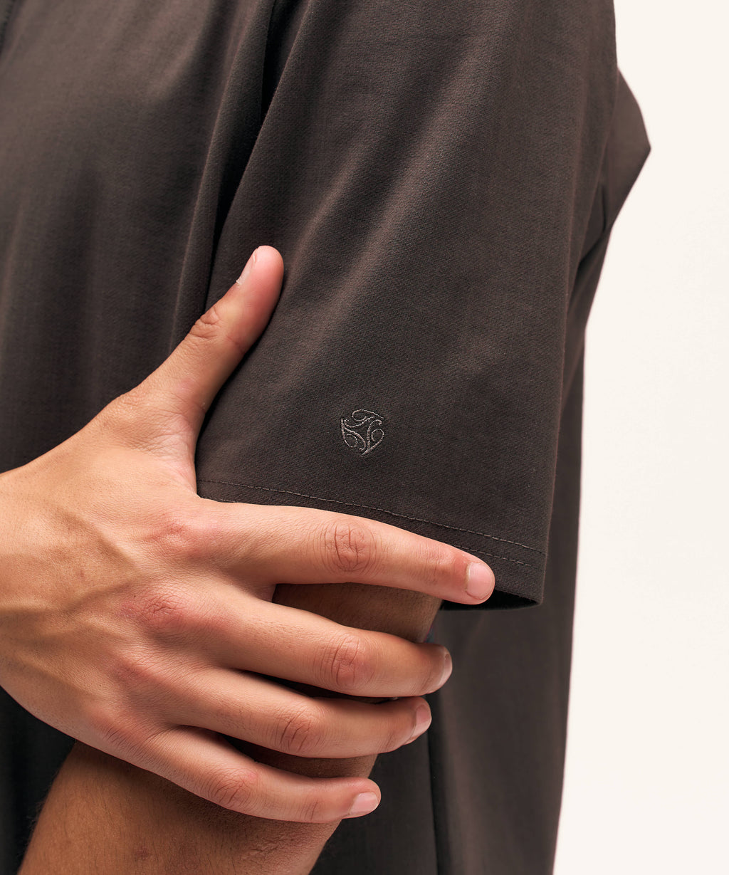 Riviera Buttoned Polo | Brown